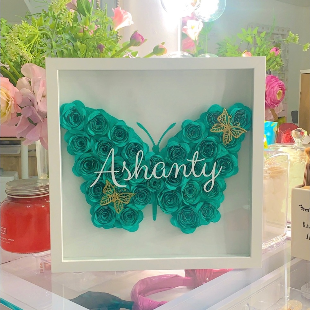 Personalized flower frame. 🎀